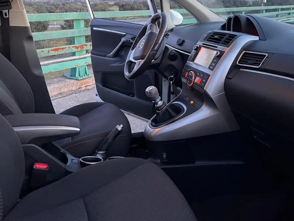 TOYOTA verso - Foto 6 | Clidrive