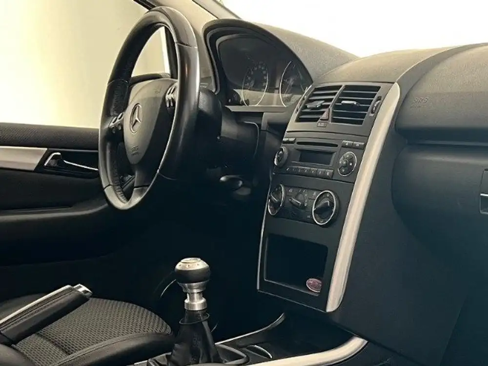 MERCEDES clase a - Foto 7 | Clidrive