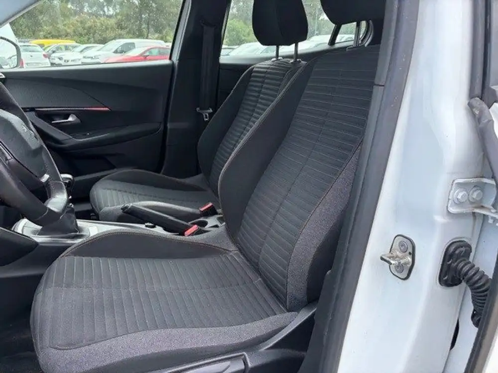 PEUGEOT 2008 - Foto 9 | Clidrive