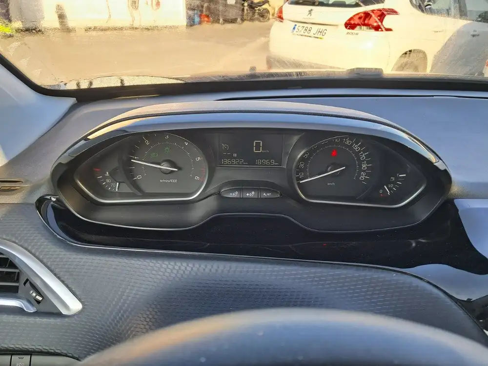 PEUGEOT 2008 - Foto 11 | Clidrive