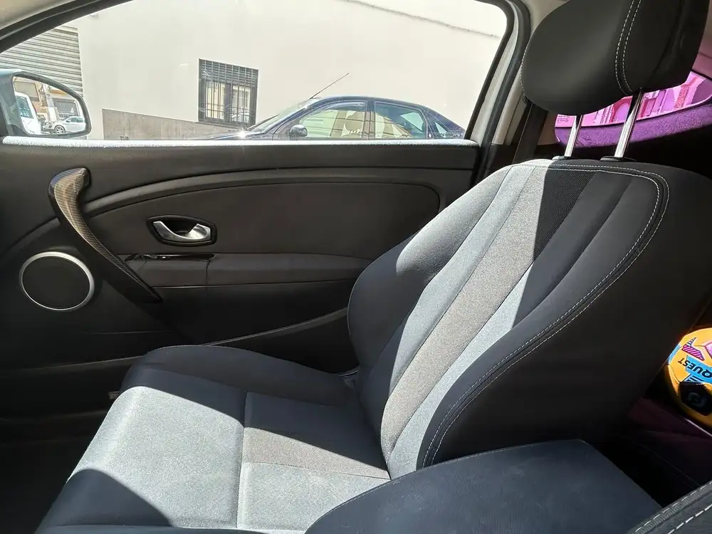 RENAULT megane - Foto 9 | Clidrive