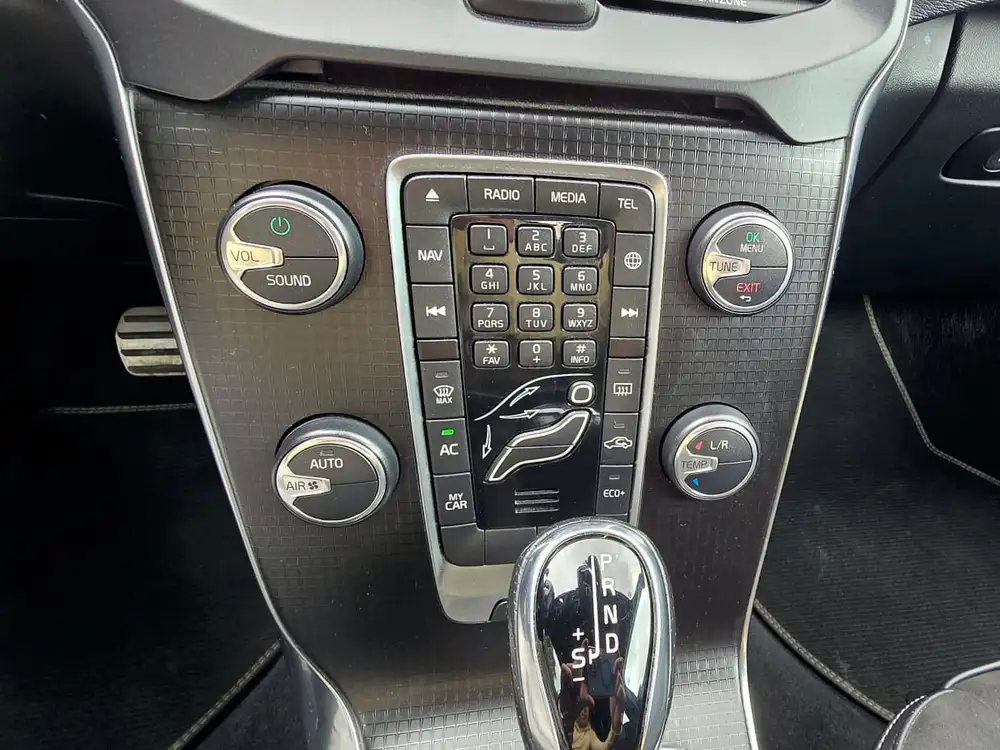 VOLVO V40 - Foto 13 | Clidrive