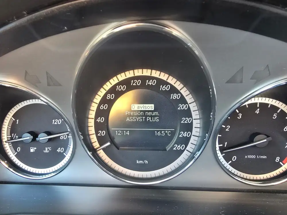 MERCEDES clase c - Foto 8 | Clidrive