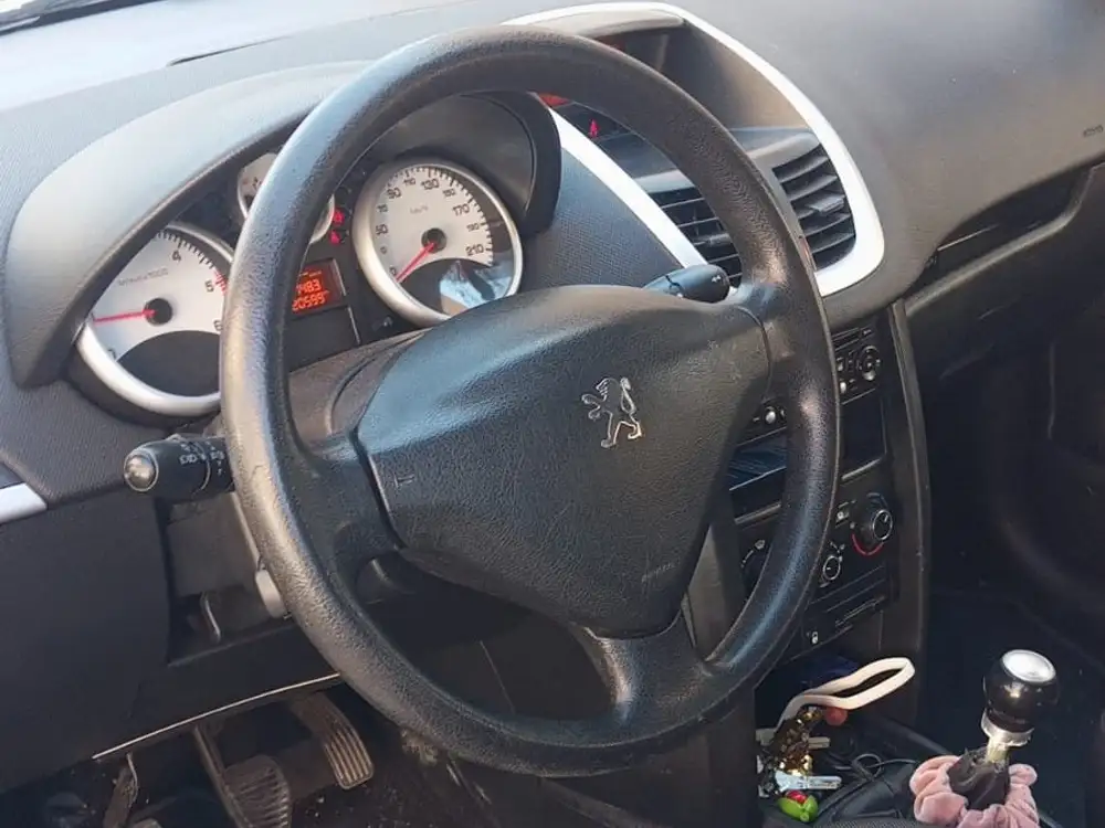 PEUGEOT 207+ - Foto 7 | Clidrive