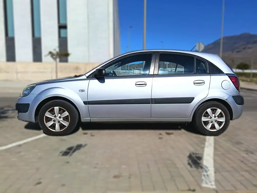 KIA rio - Foto 8 | Clidrive