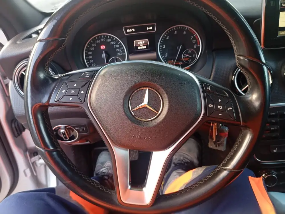 MERCEDES clase a - Foto 5 | Clidrive