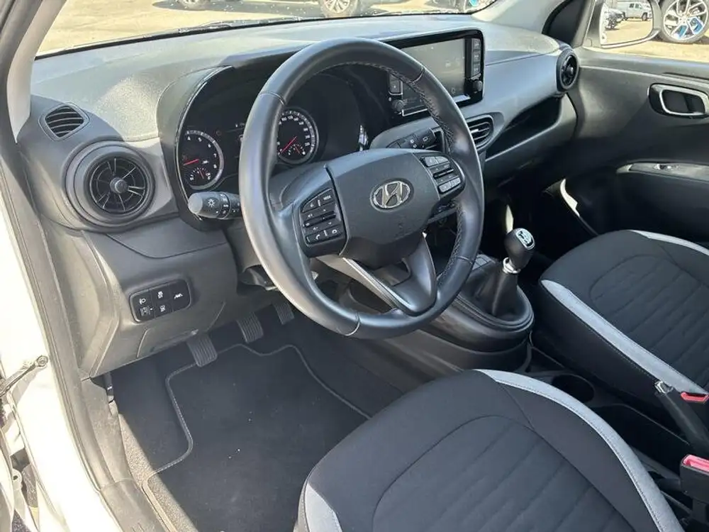 HYUNDAI i10 - Foto 9 | Clidrive