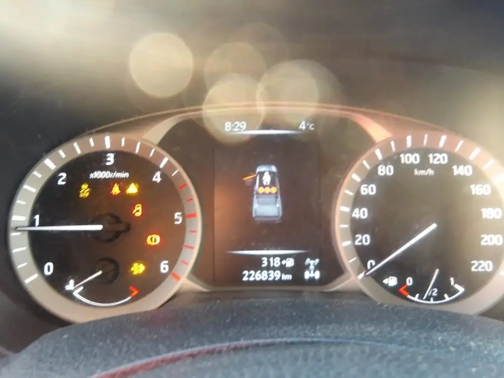 NISSAN navara - Foto 5 | Clidrive