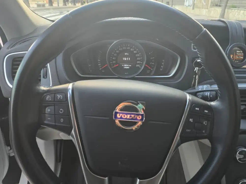 VOLVO V40 - Foto 8 | Clidrive
