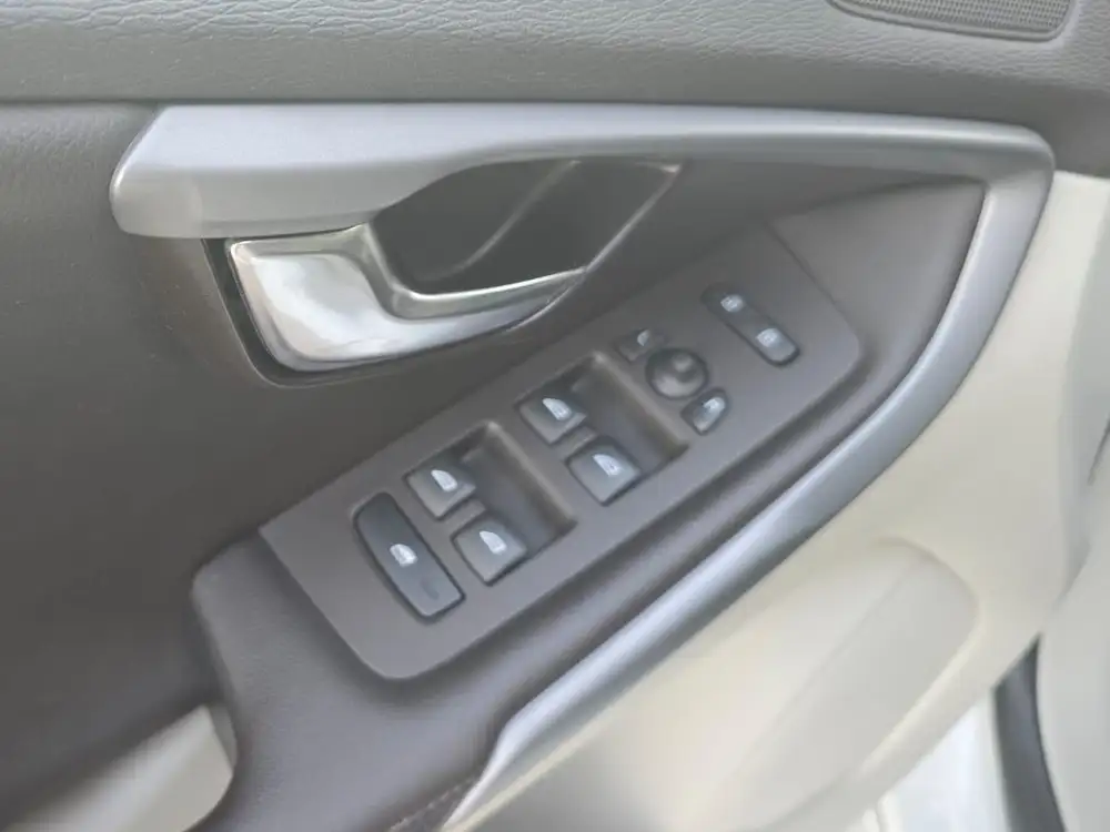 VOLVO V40 - Foto 11 | Clidrive