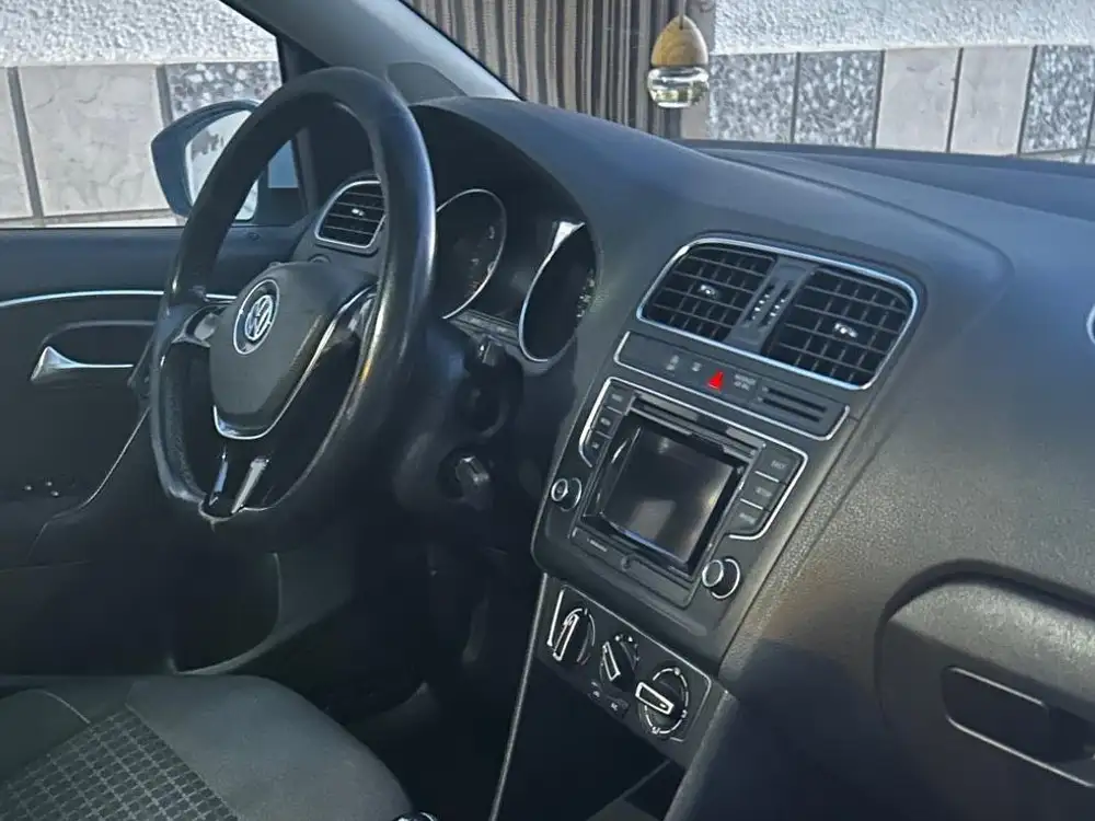 VOLKSWAGEN polo - Foto 5 | Clidrive